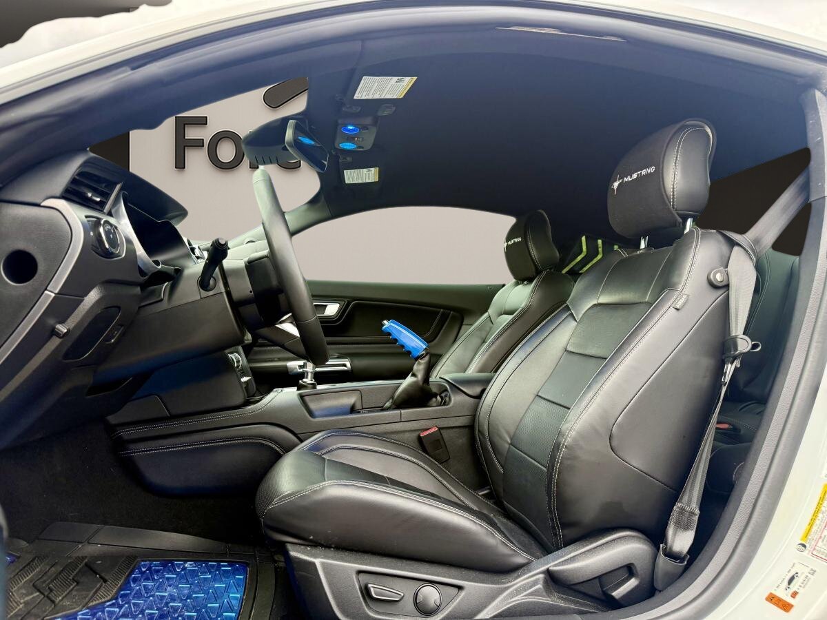 2022 Ford Mustang - Image 7