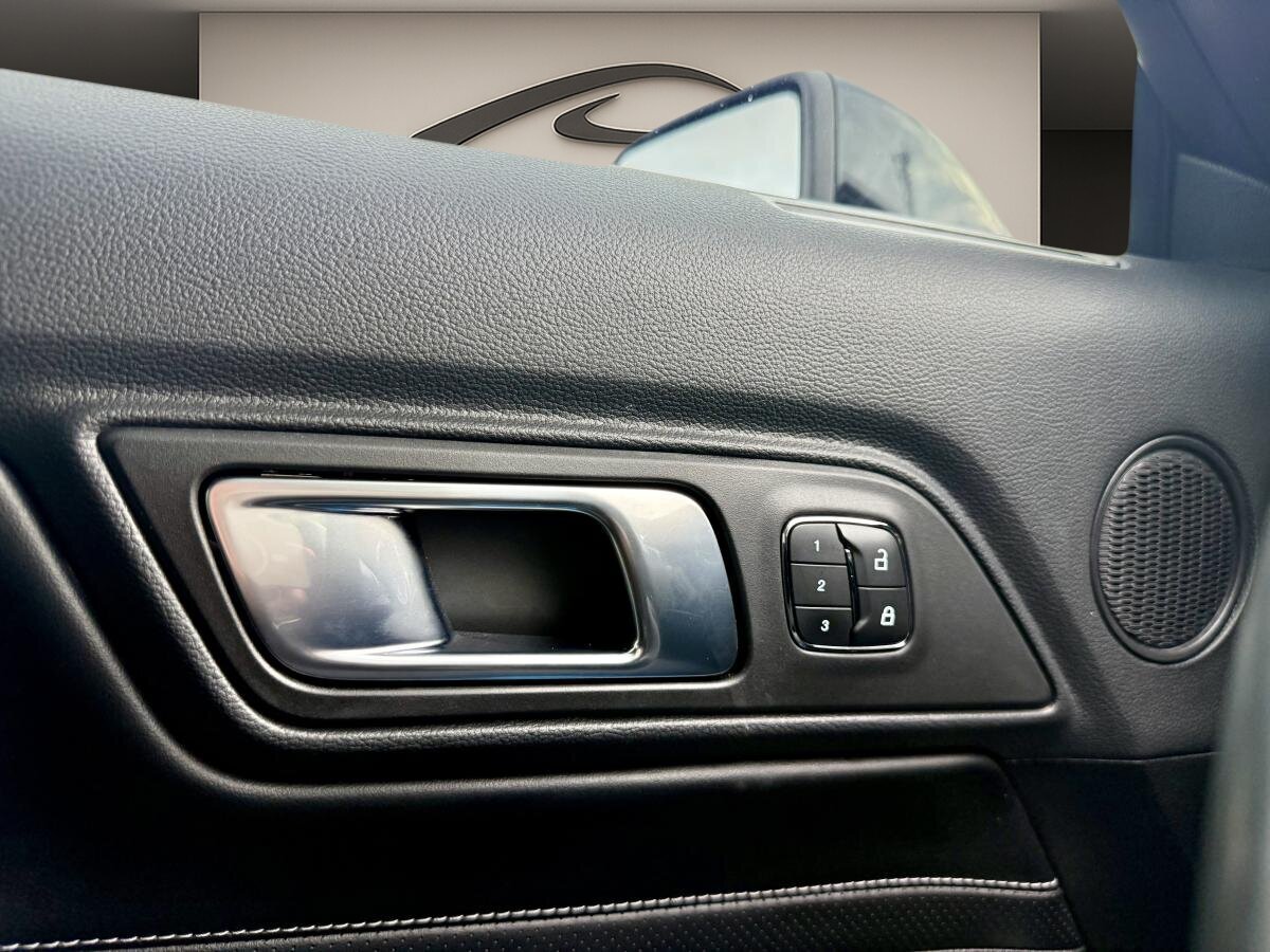 2022 Ford Mustang - Image 22