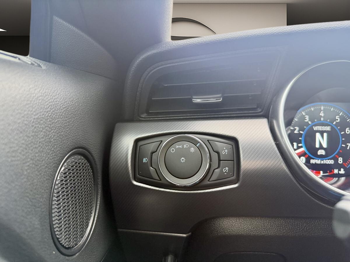2022 Ford Mustang - Image 23
