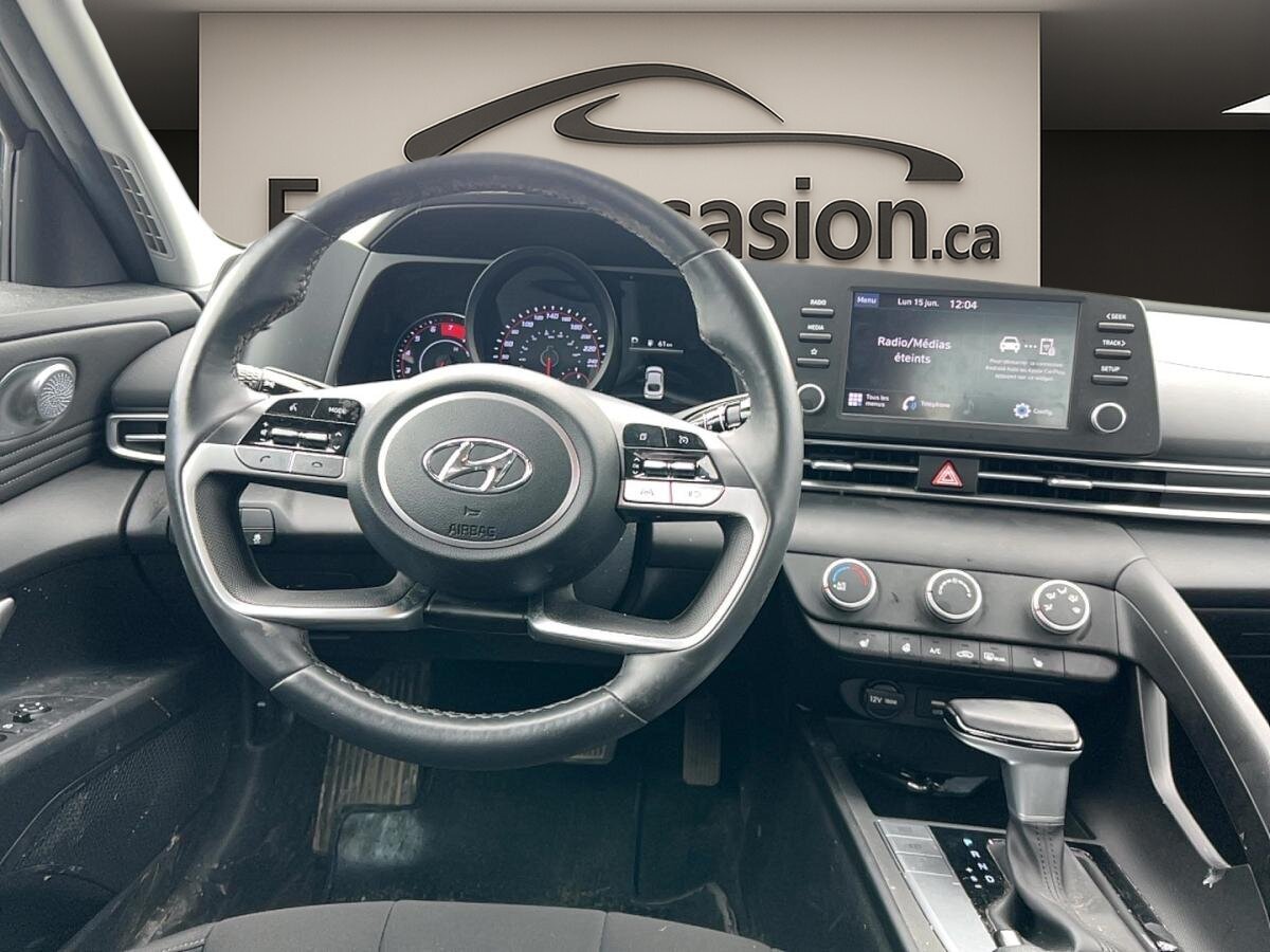 2023 Hyundai Elantra - Image 3