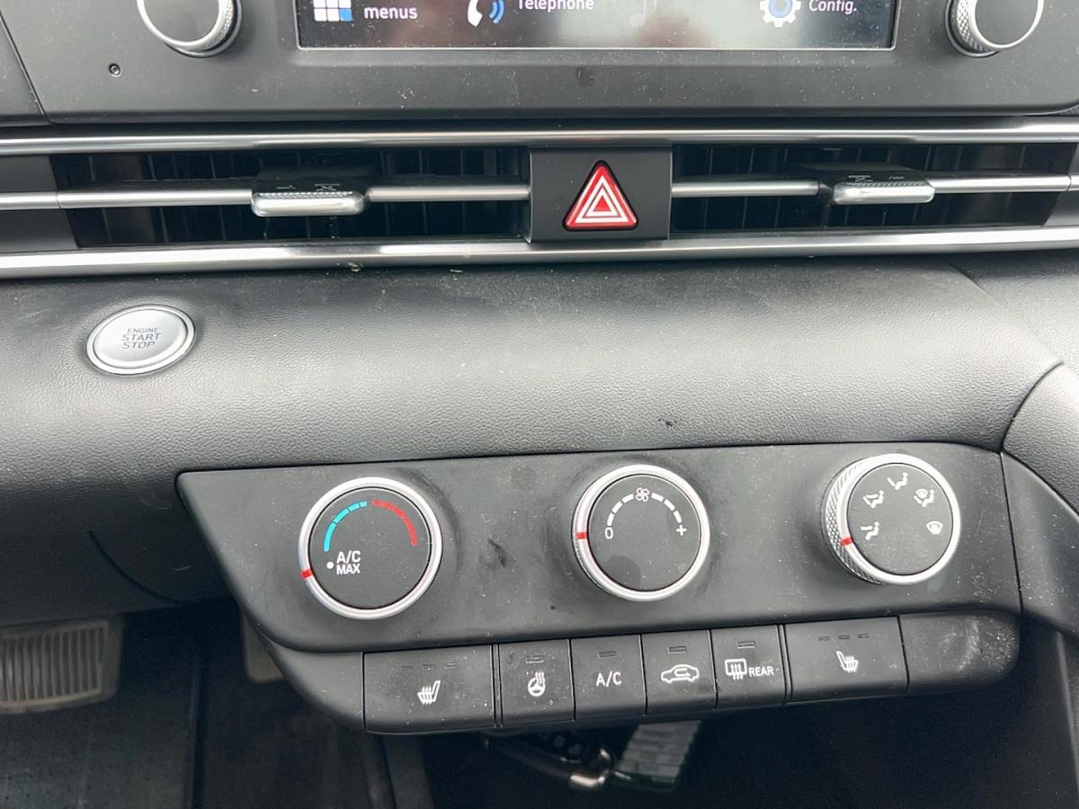 2023 Hyundai Elantra - Image 16