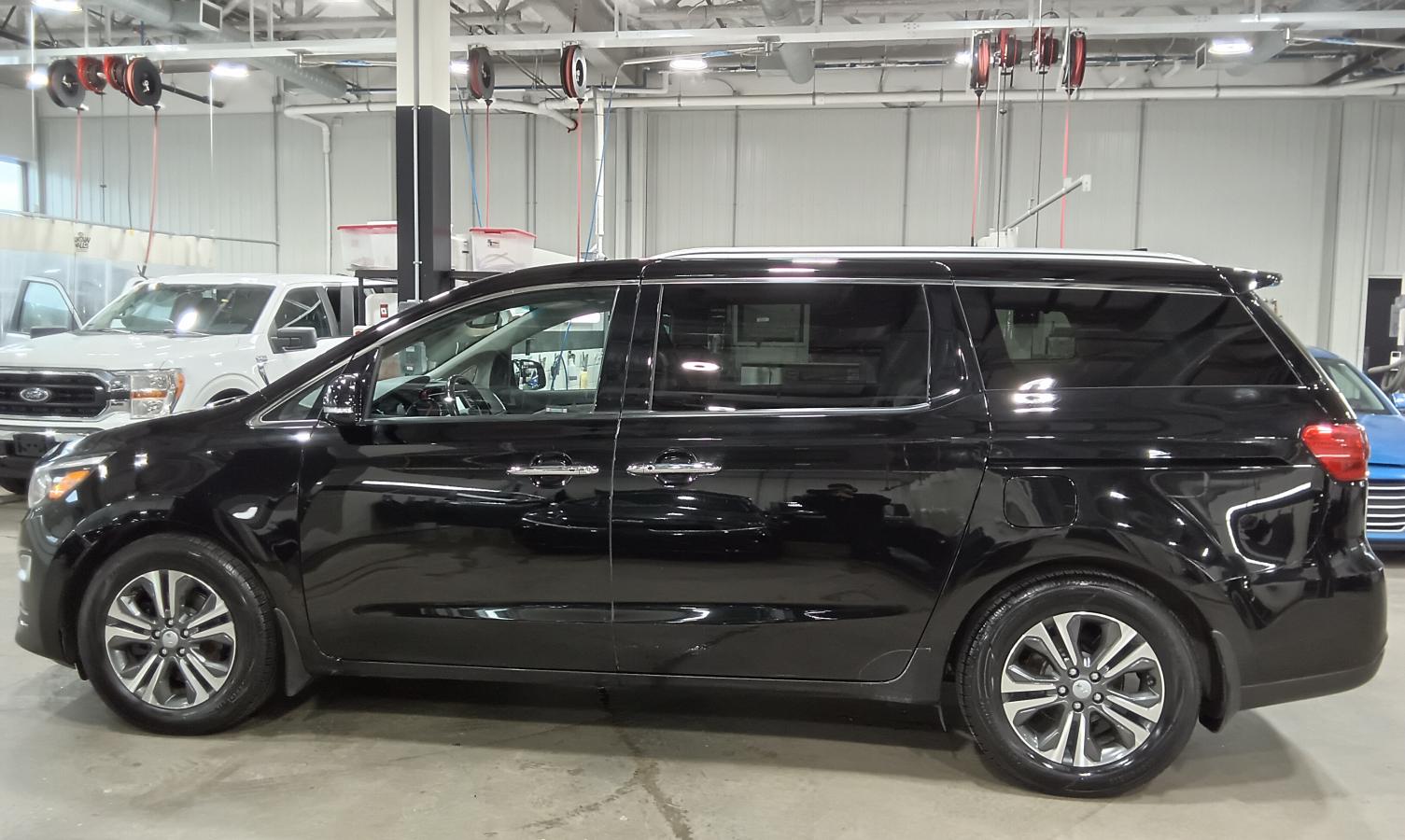 2019 Kia Sedona - Image 3