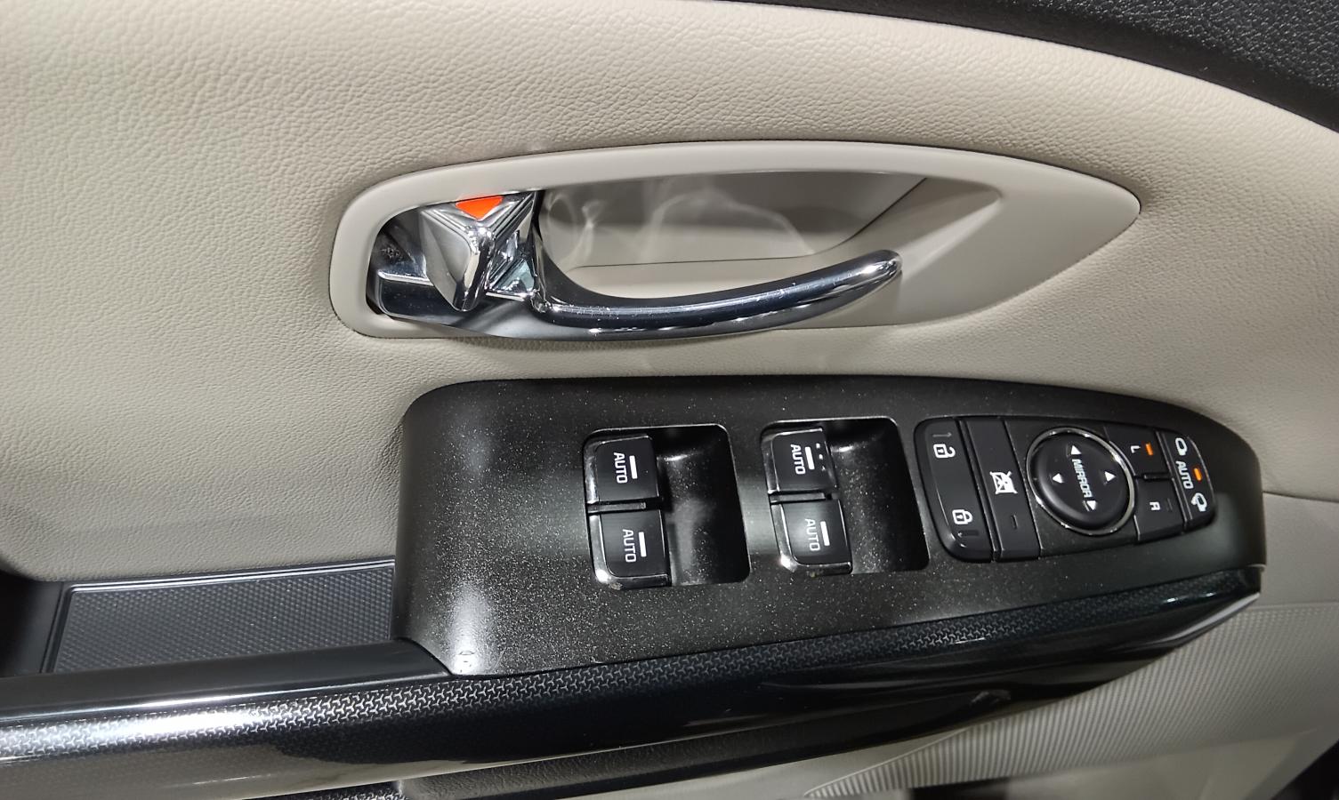 2019 Kia Sedona - Image 9