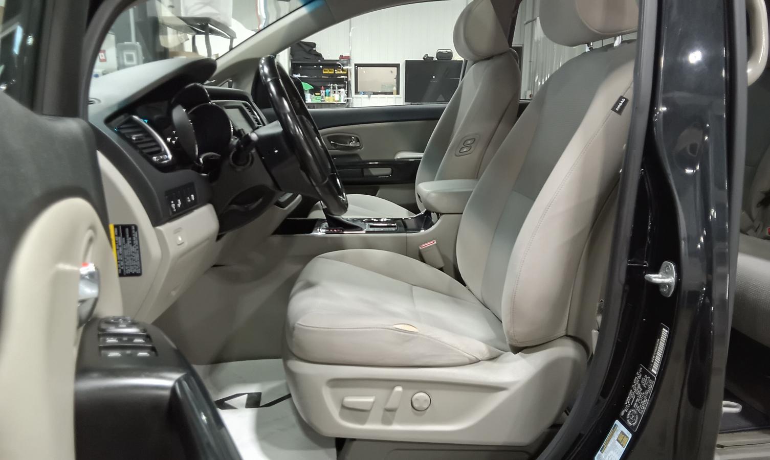 2019 Kia Sedona - Image 11