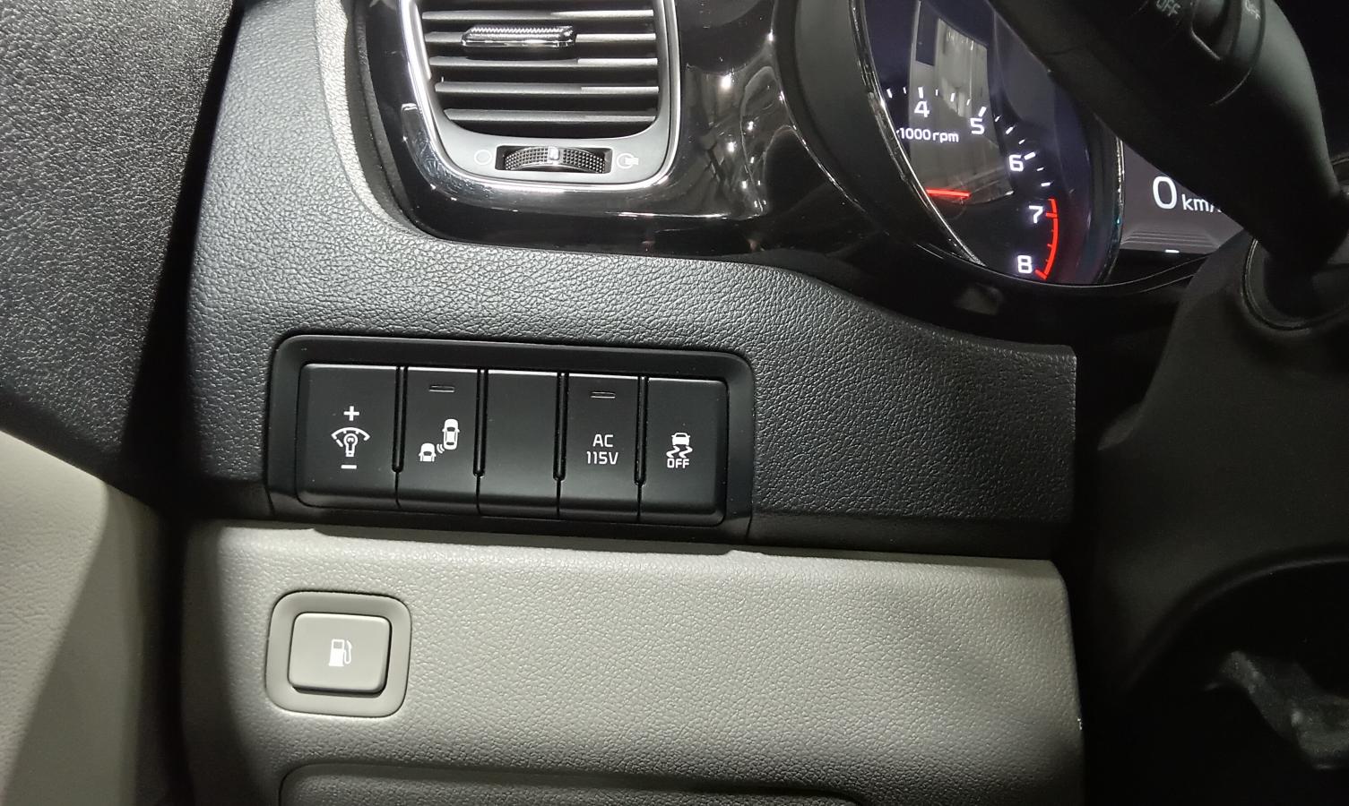 2019 Kia Sedona - Image 17