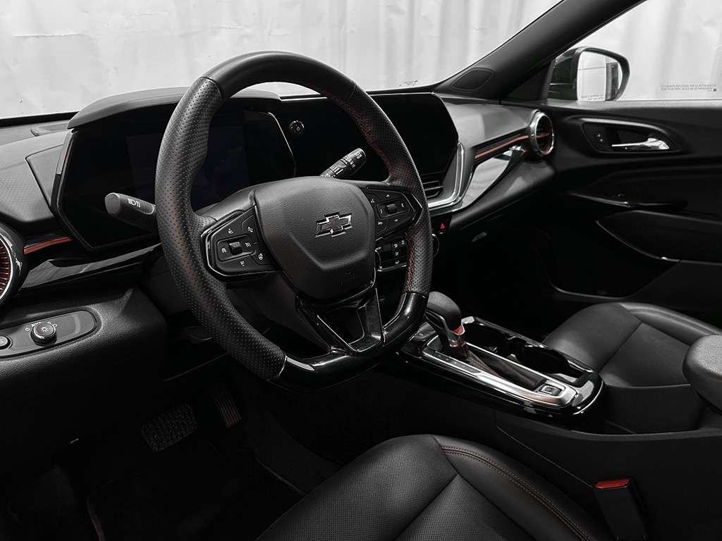 2025 Chevrolet Trax - Image 8