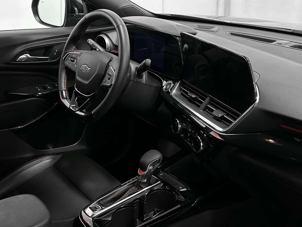 2025 Chevrolet Trax - Image 19