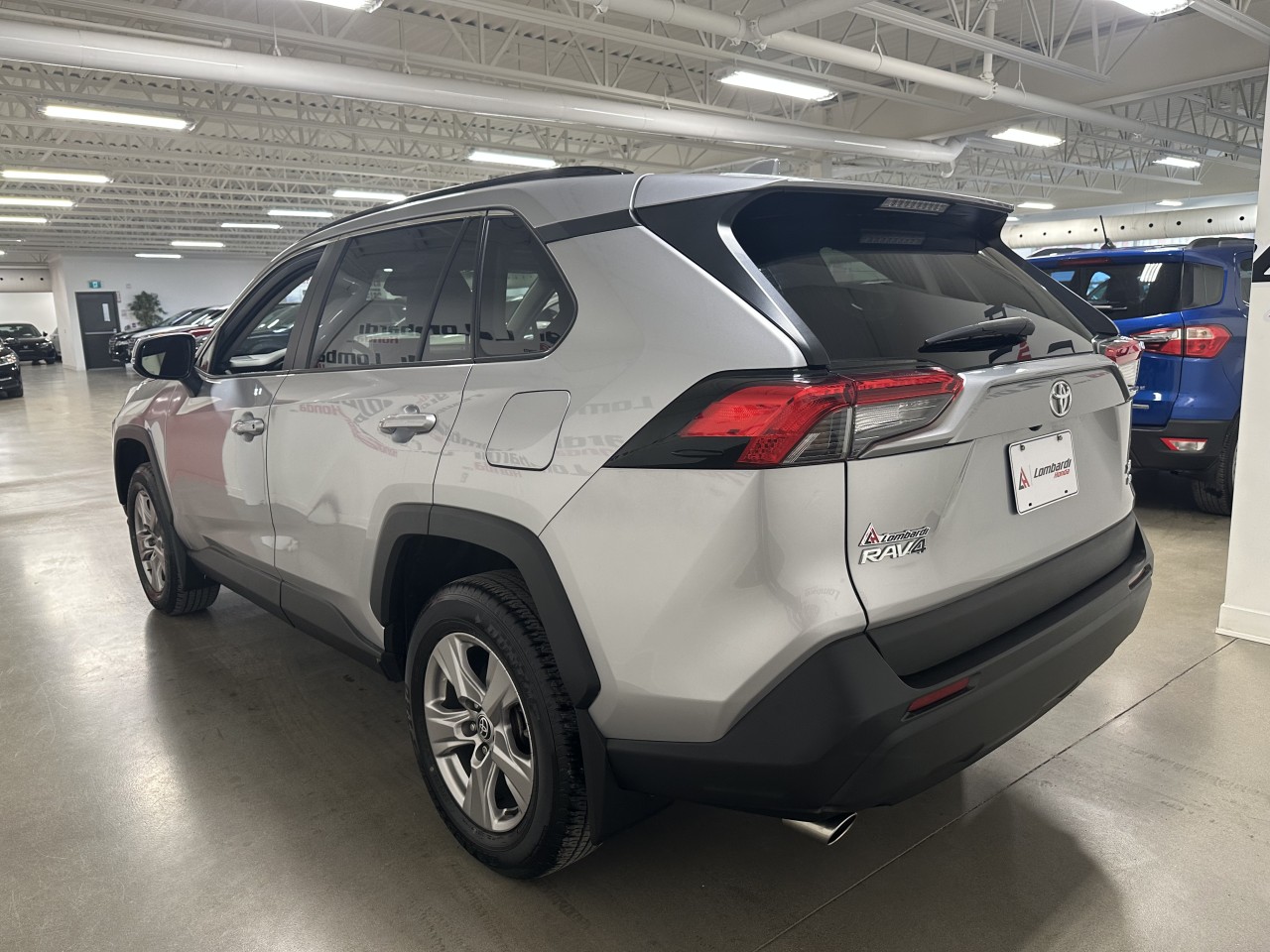 2023 Toyota RAV4 - Image 10