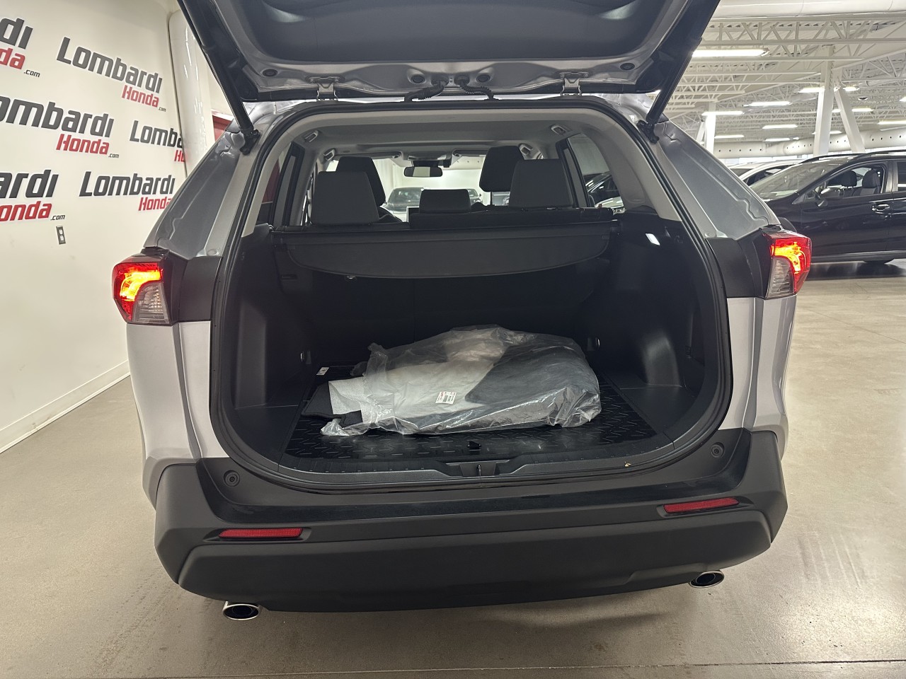 2023 Toyota RAV4 - Image 23
