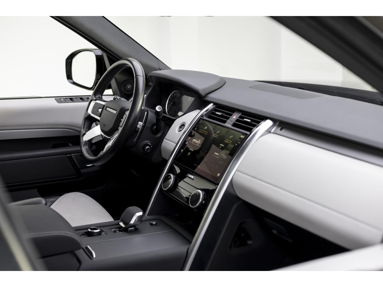 2023 Land Rover Rover - Image 13
