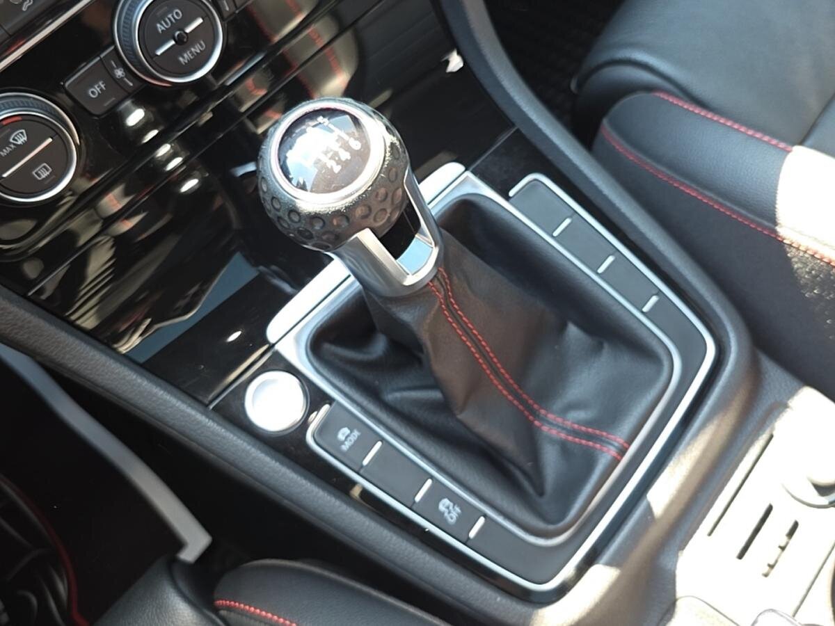 2018 Volkswagen Golf GTI - Image 19