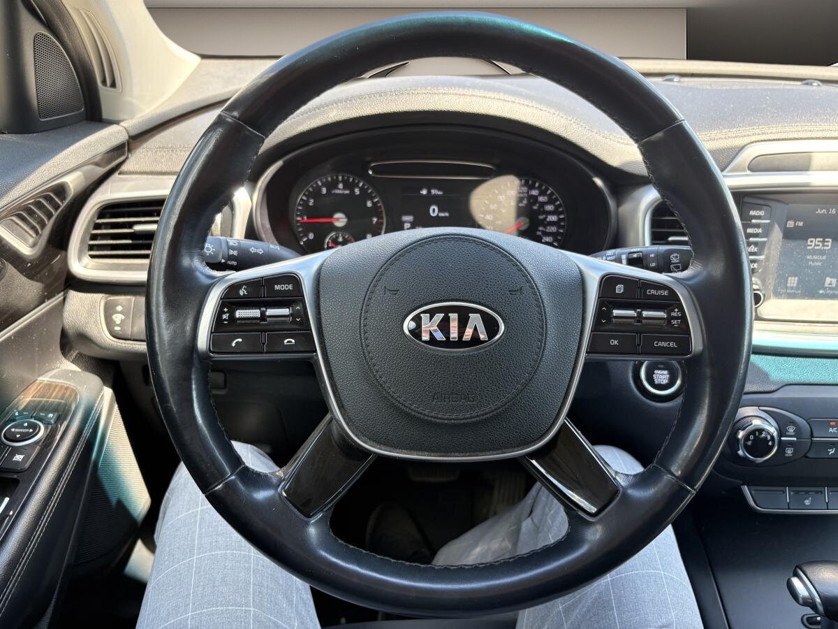 2019 Kia Sorento - Image 11