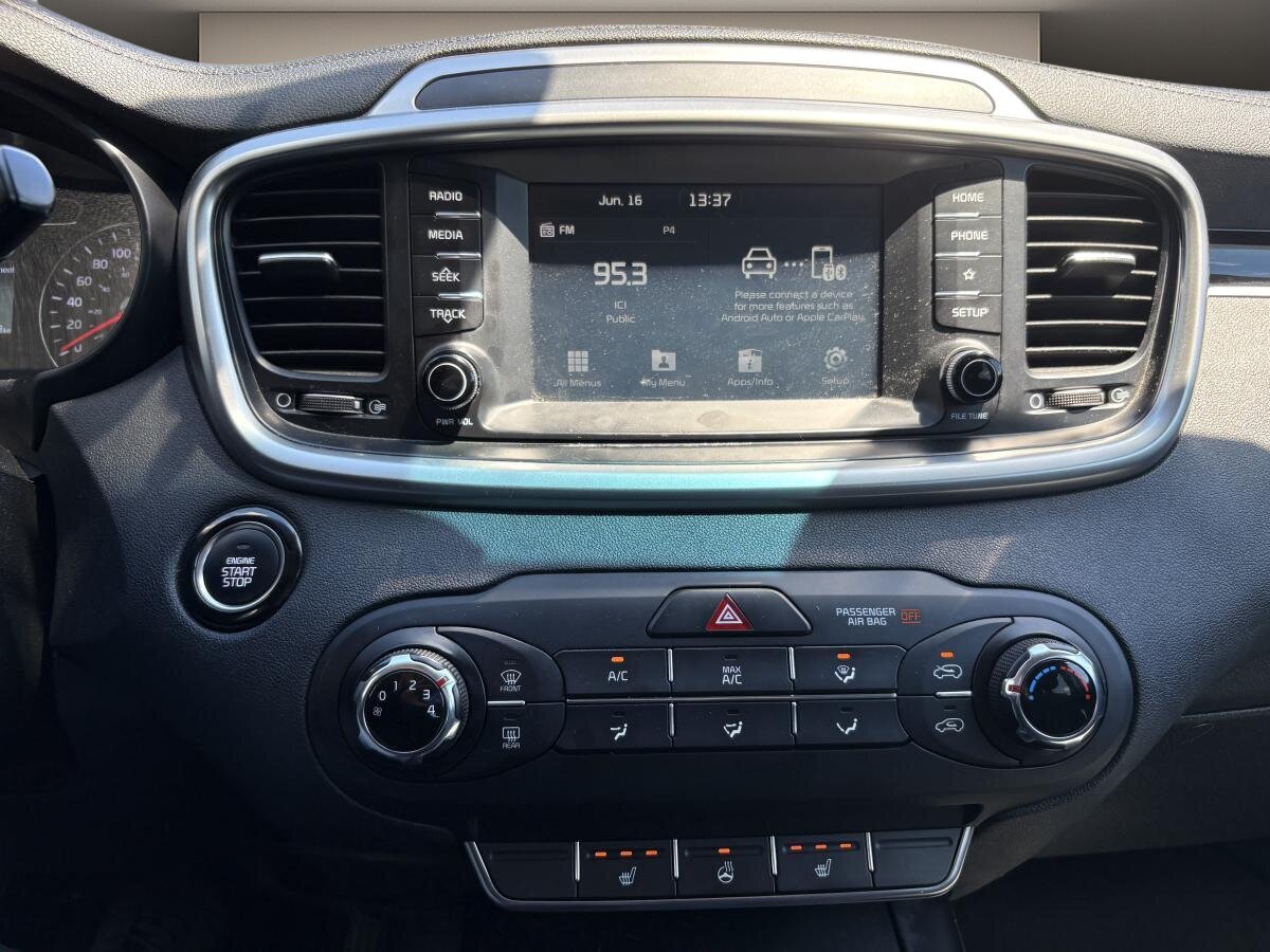 2019 Kia Sorento - Image 13