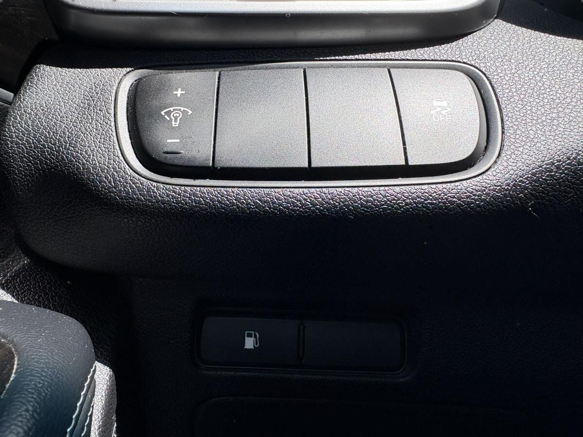 2019 Kia Sorento - Image 17