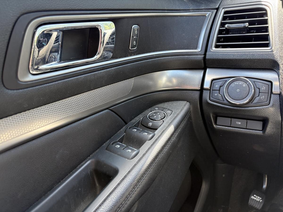 2018 Ford Explorer - Image 17