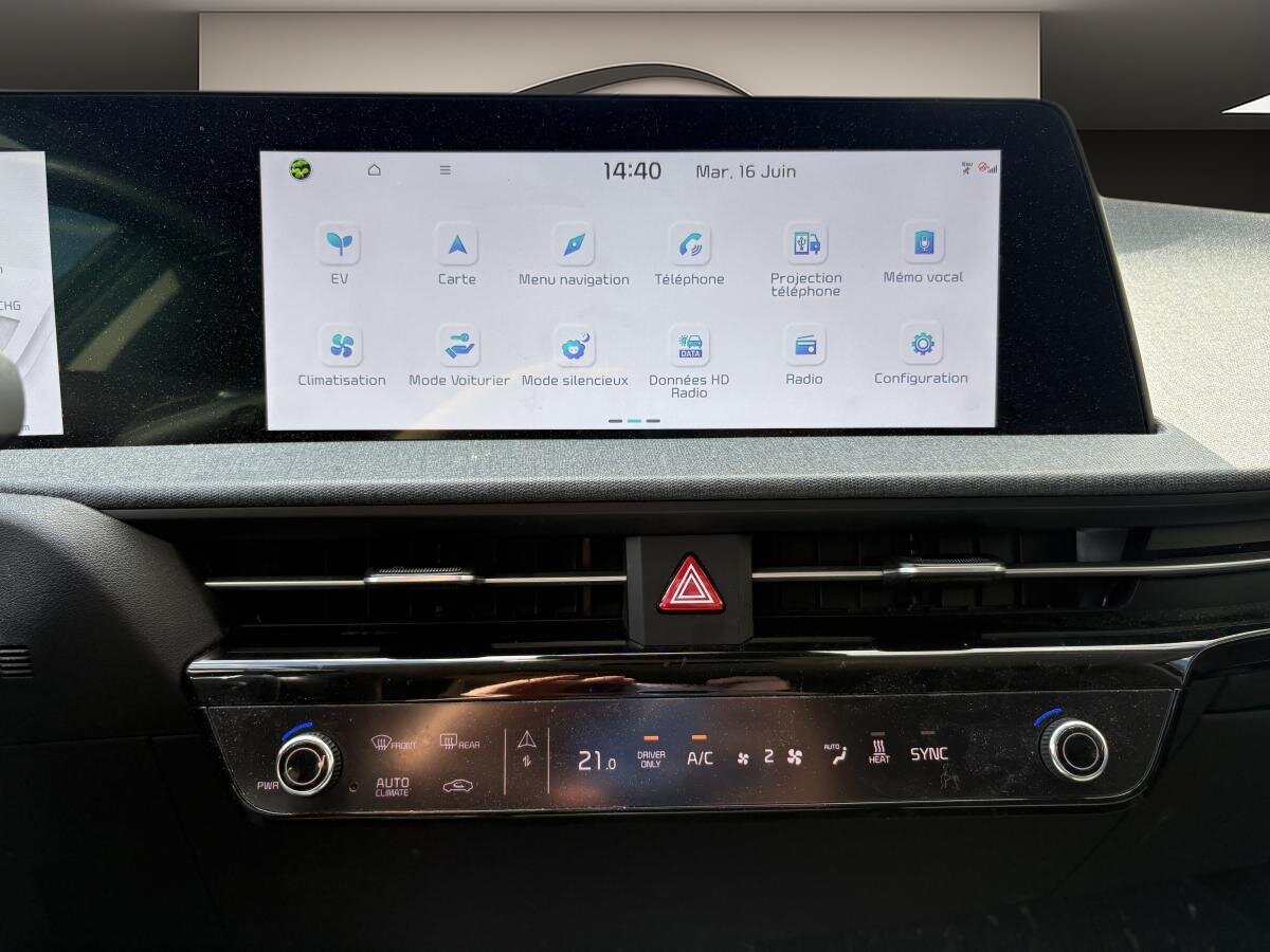 2024 Kia EV6 - Image 17
