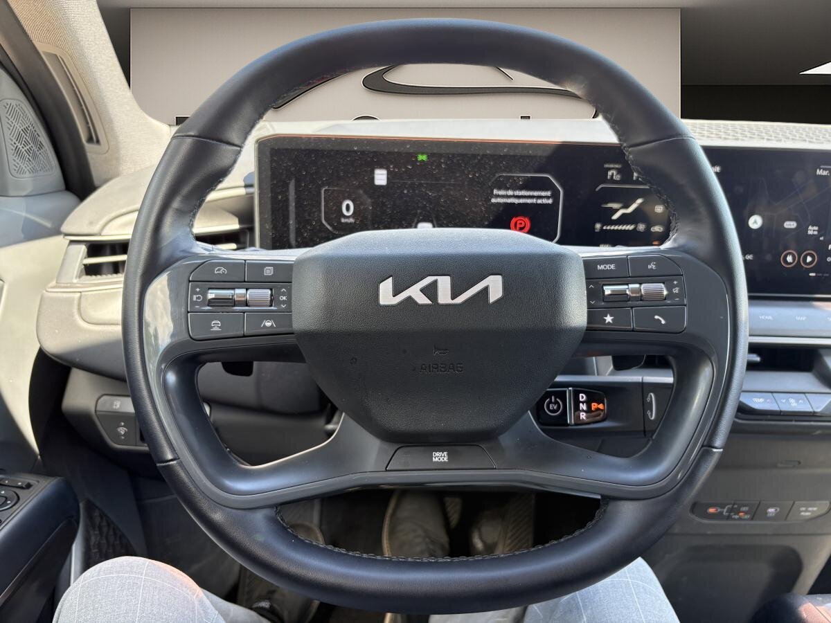 2024 Kia EV9 - Image 15