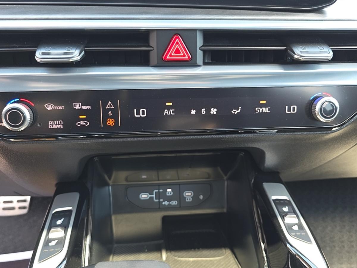 2024 Kia Sorento - Image 27
