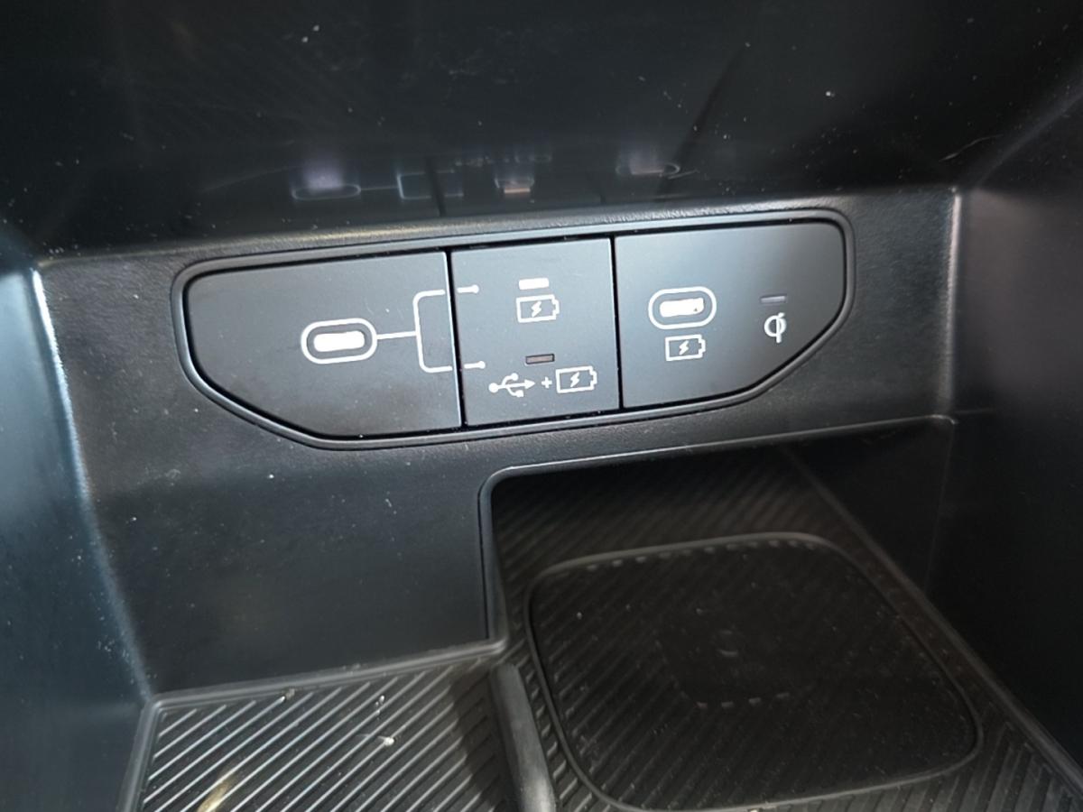2024 Kia Sorento - Image 30