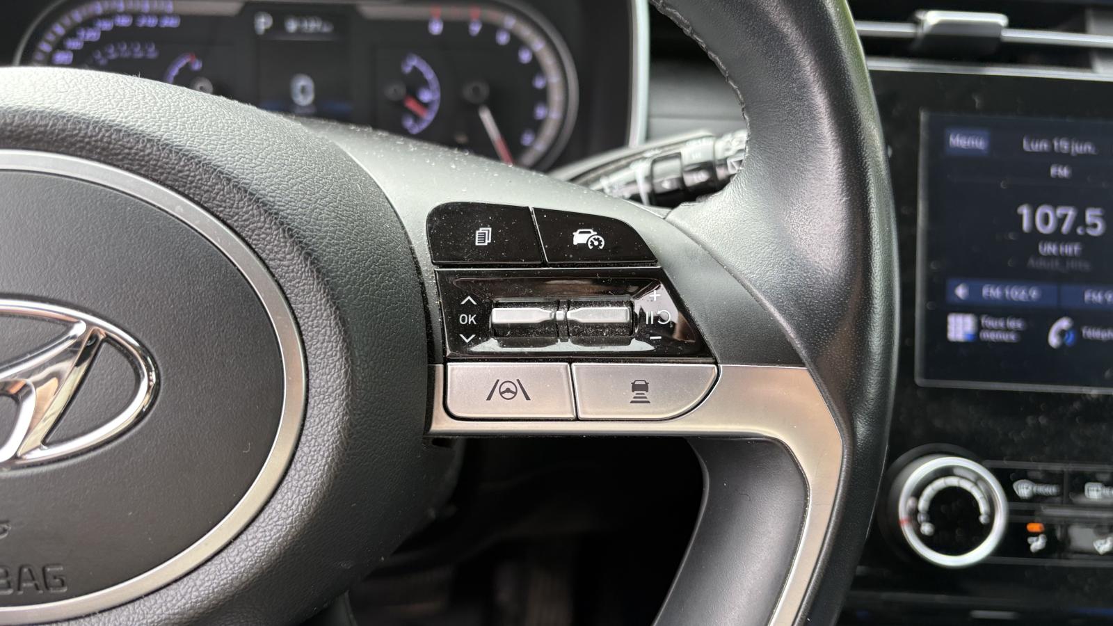 2022 Hyundai Tucson - Image 16
