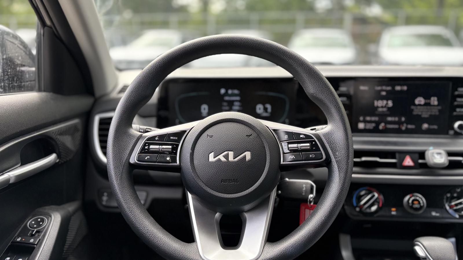 2024 Kia Seltos - Image 8