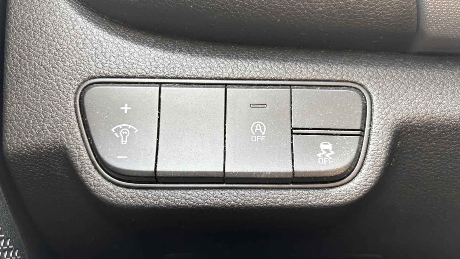 2024 Kia Seltos - Image 13