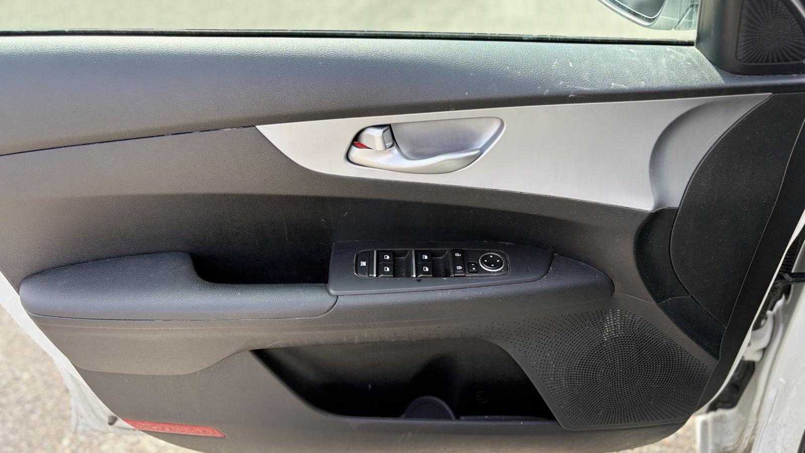 2022 Kia Forte - Image 10