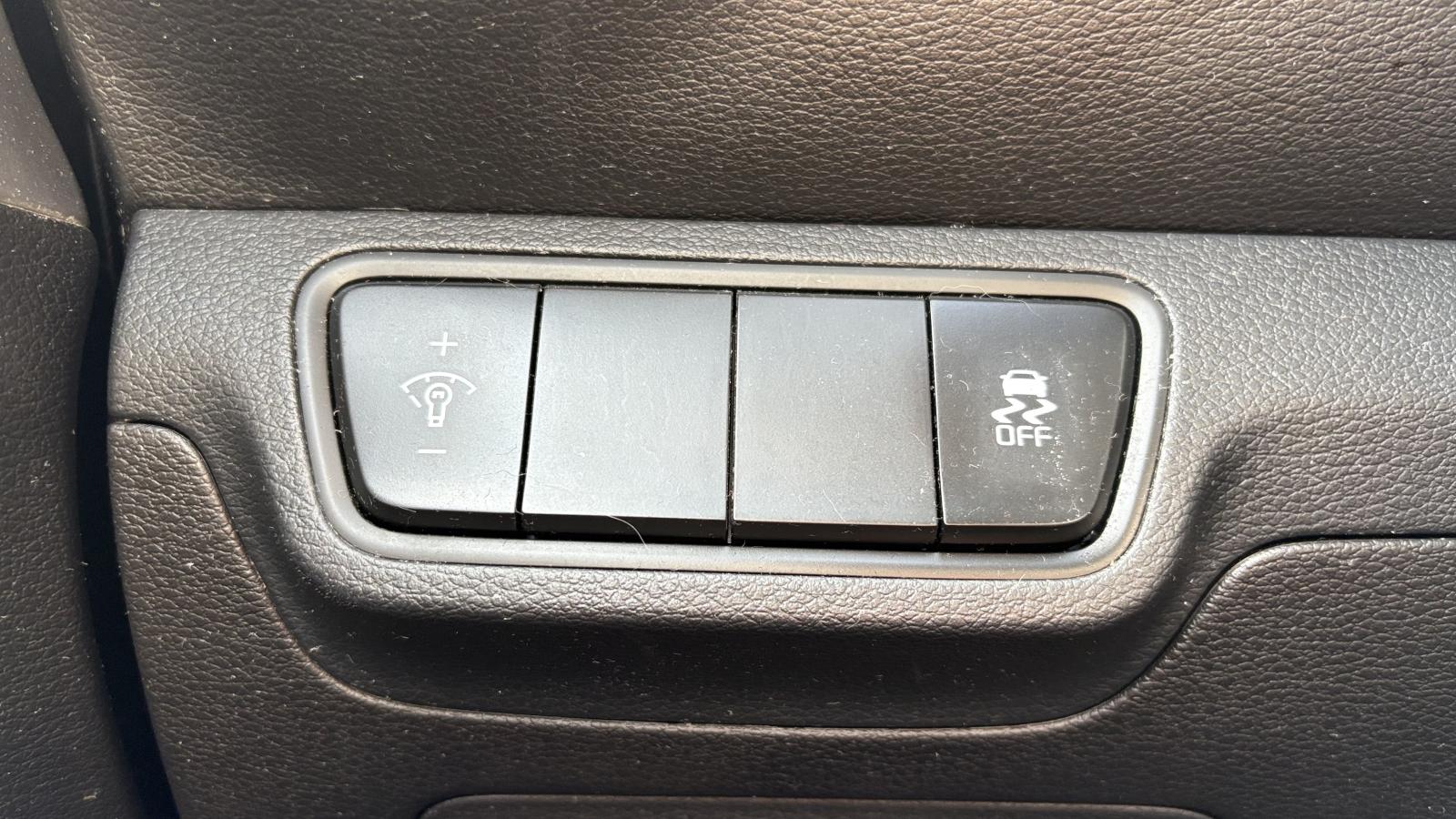 2022 Kia Forte - Image 13