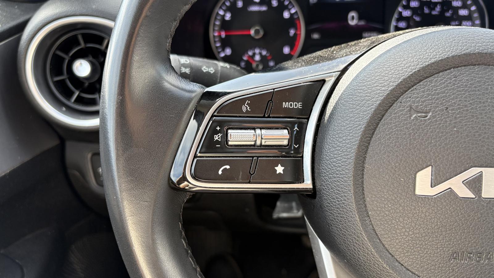 2022 Kia Forte - Image 14