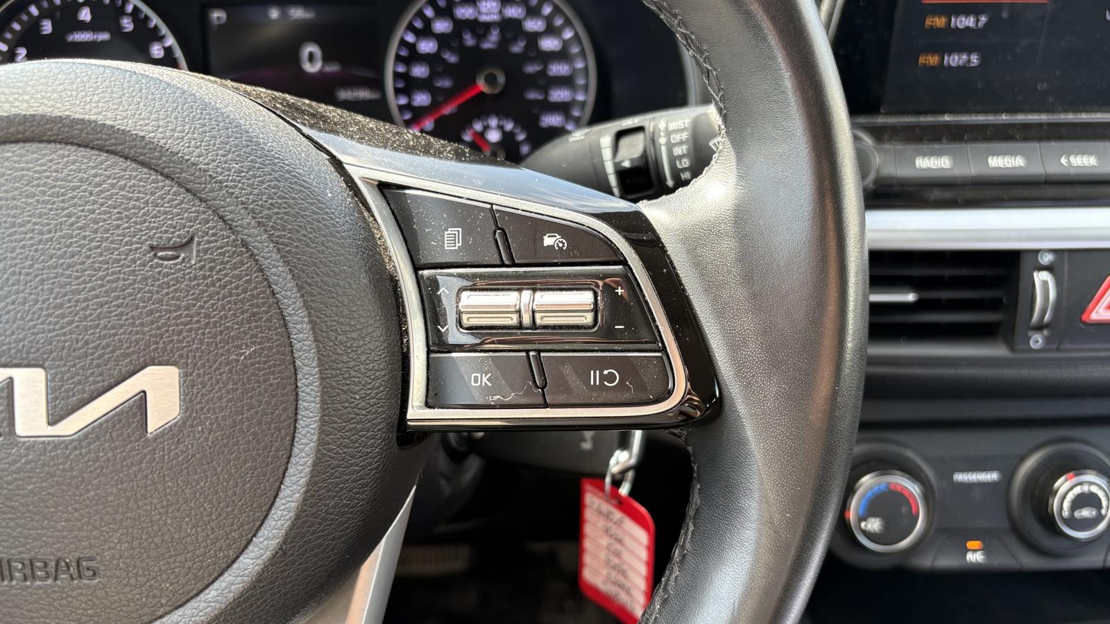 2022 Kia Forte - Image 16