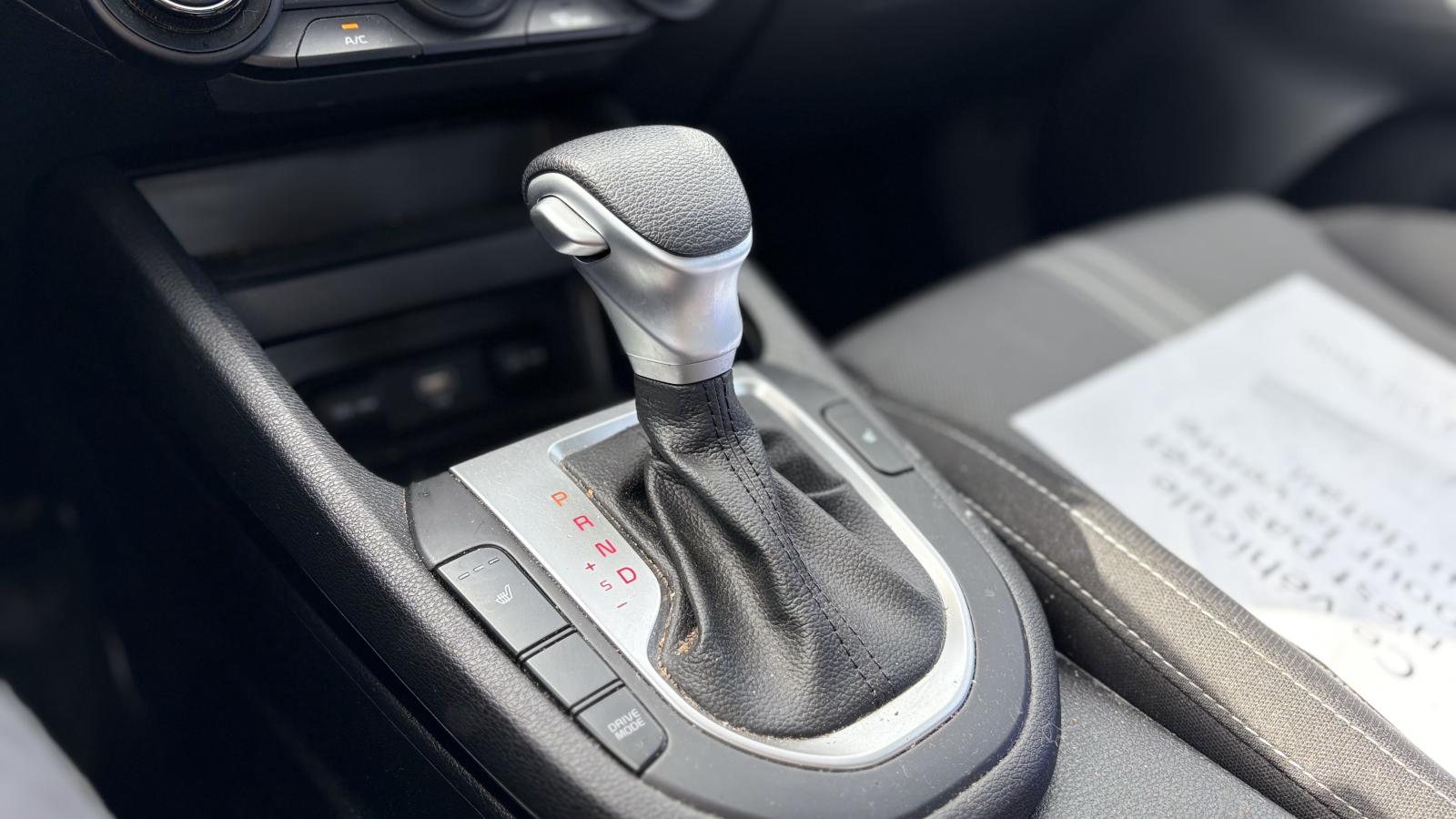 2022 Kia Forte - Image 22