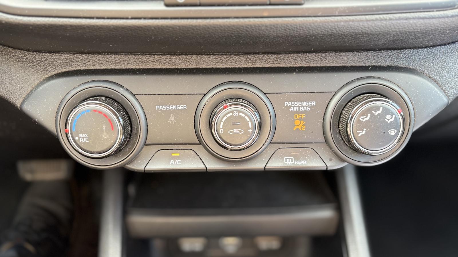2022 Kia Forte - Image 23