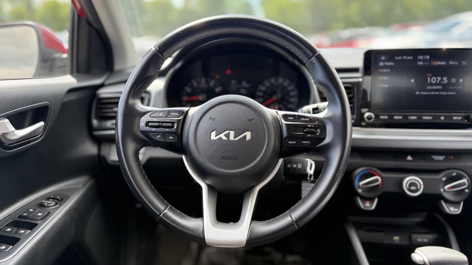 2022 Kia Rio5 - Image 7