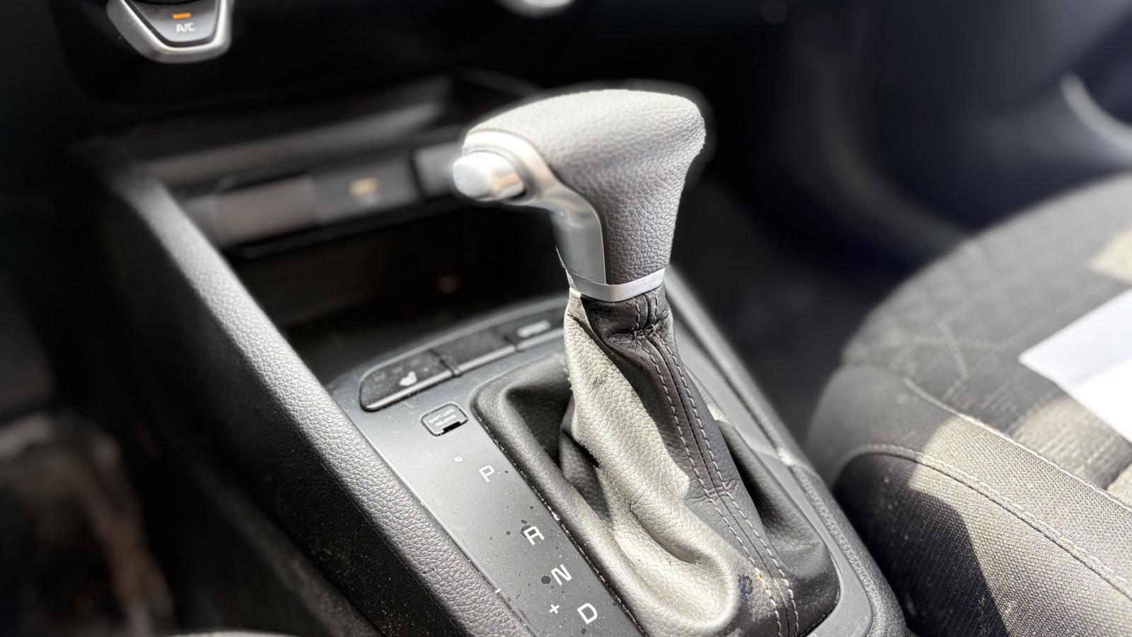 2022 Kia Rio5 - Image 21