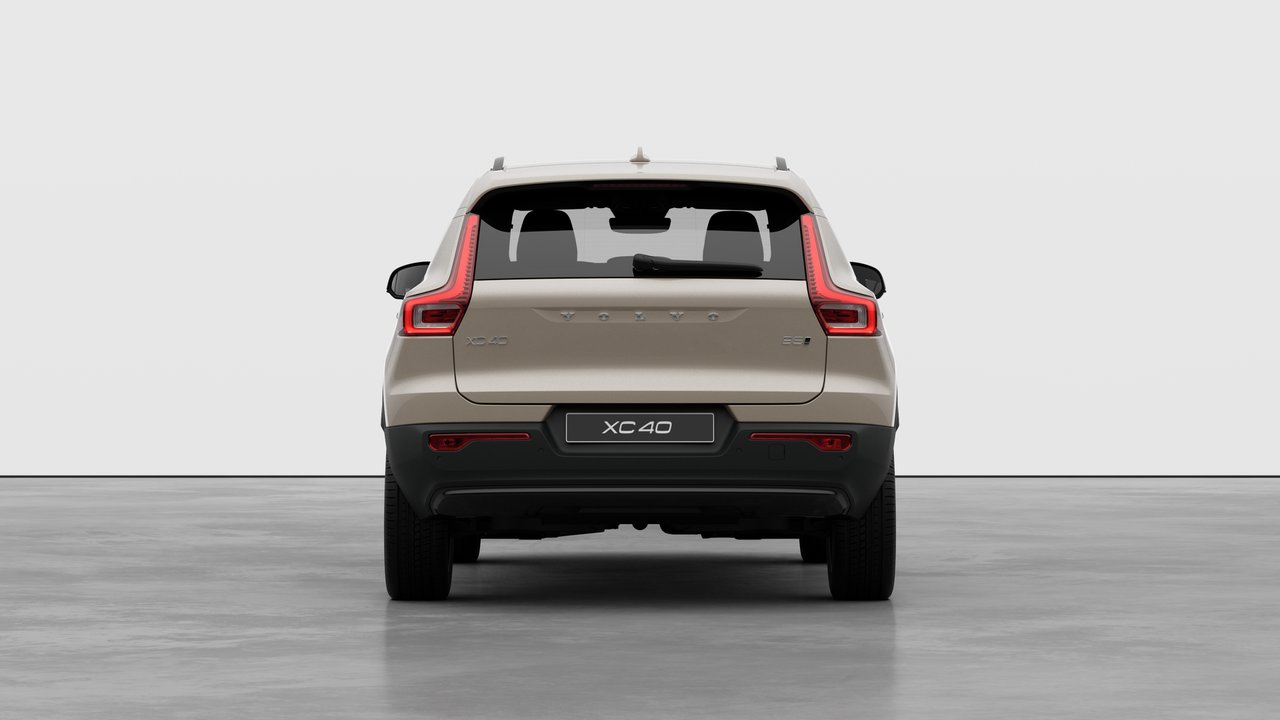 2026 Volvo XC40 - Image 6