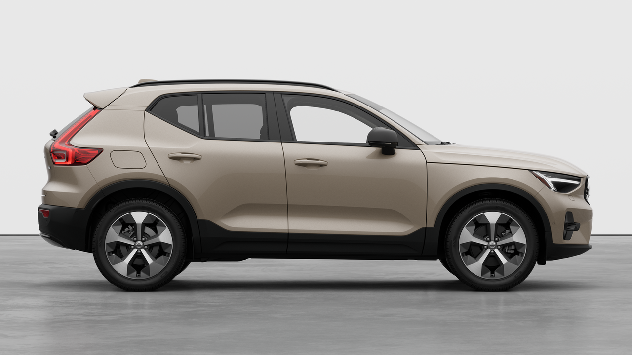2026 Volvo XC40 - Image 7