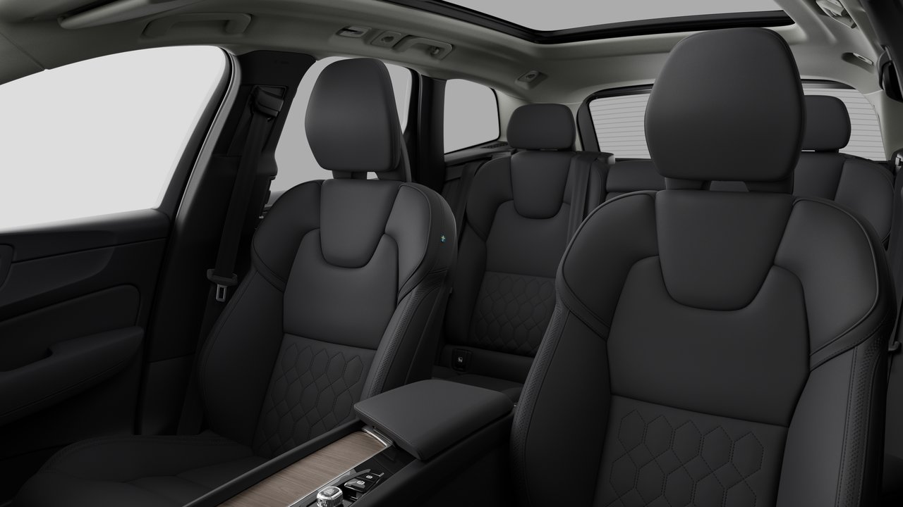 2026 Volvo XC60 - Image 12