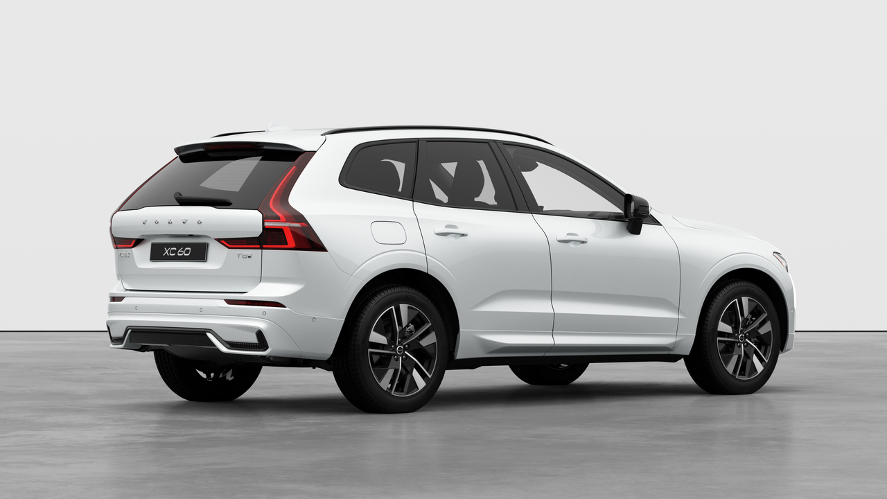 2026 Volvo XC60 Plug-In Hybrid - Image 4
