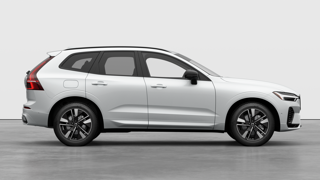 2026 Volvo XC60 Plug-In Hybrid - Image 7