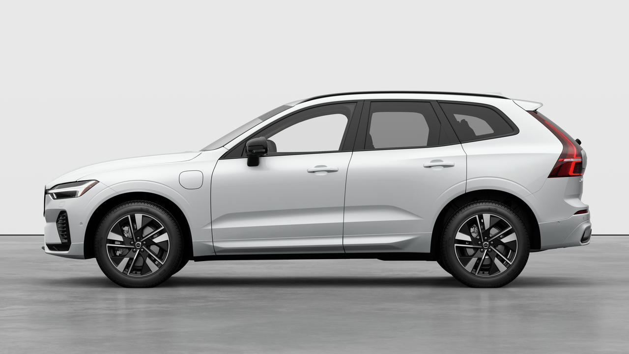 2026 Volvo XC60 Plug-In Hybrid - Image 8