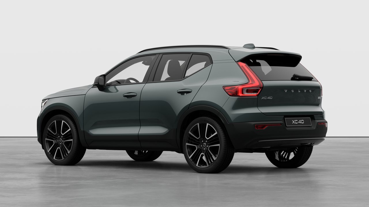 2026 Volvo XC40 - Image 2
