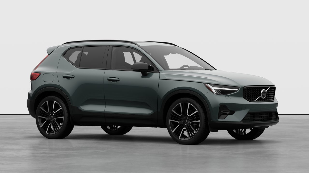 2026 Volvo XC40 - Image 3