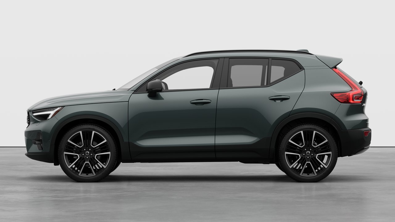 2026 Volvo XC40 - Image 8