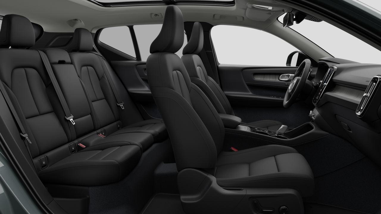 2026 Volvo XC40 - Image 13