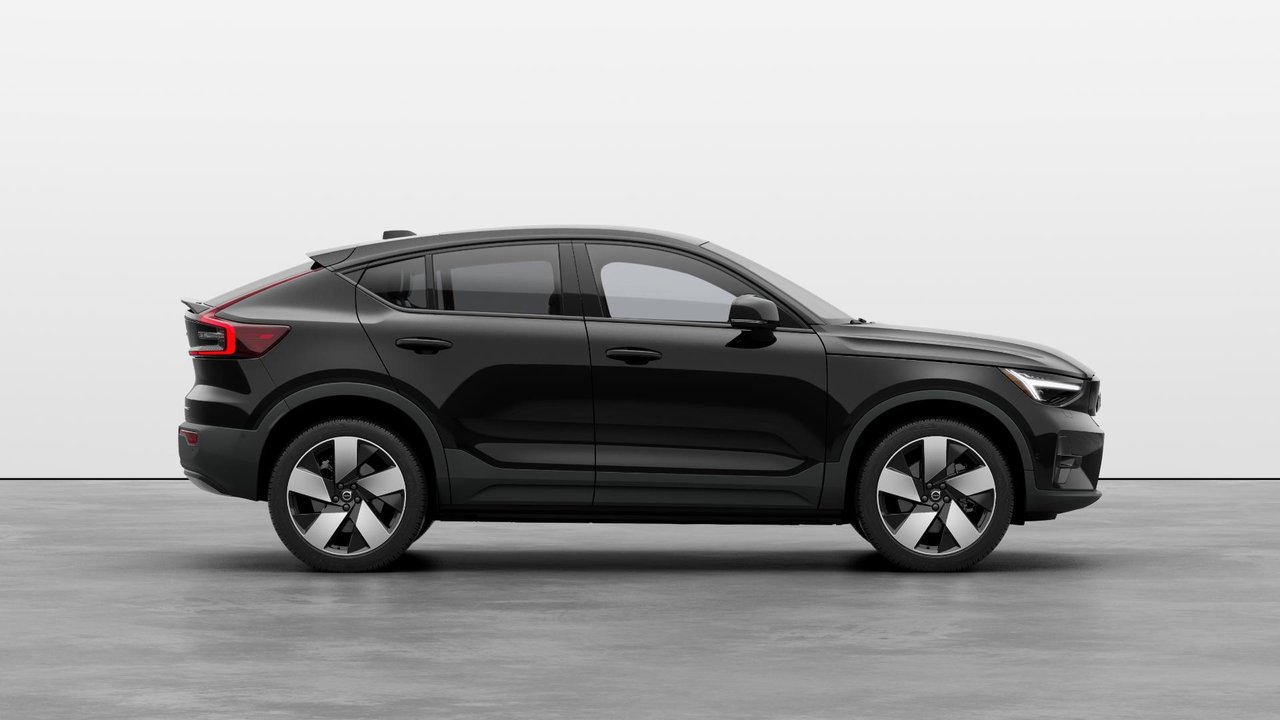 2025 Volvo EC40 - Image 5