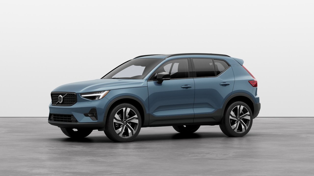 2025 Volvo XC40