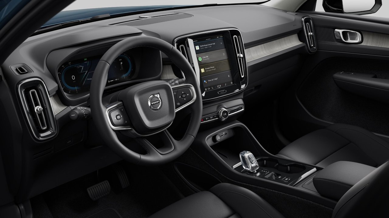 2025 Volvo XC40 - Image 8