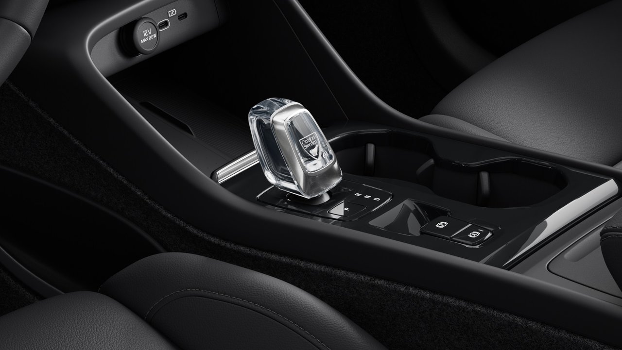 2025 Volvo XC40 - Image 9