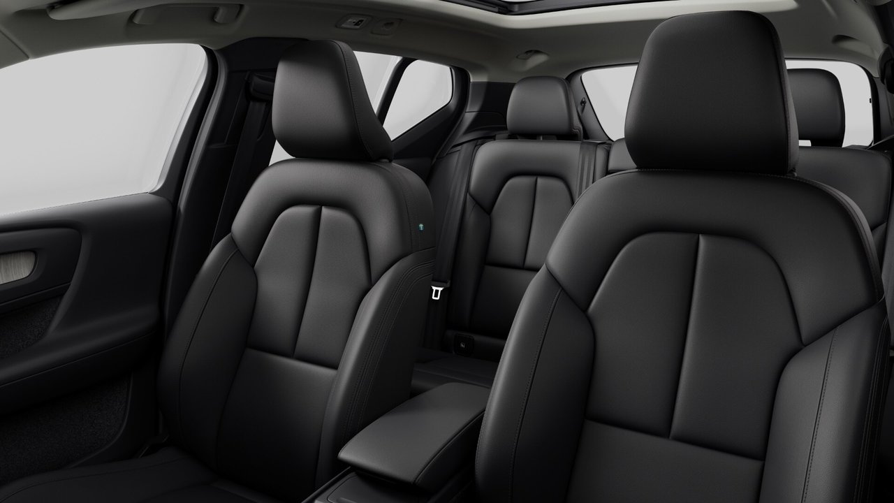2025 Volvo XC40 - Image 10