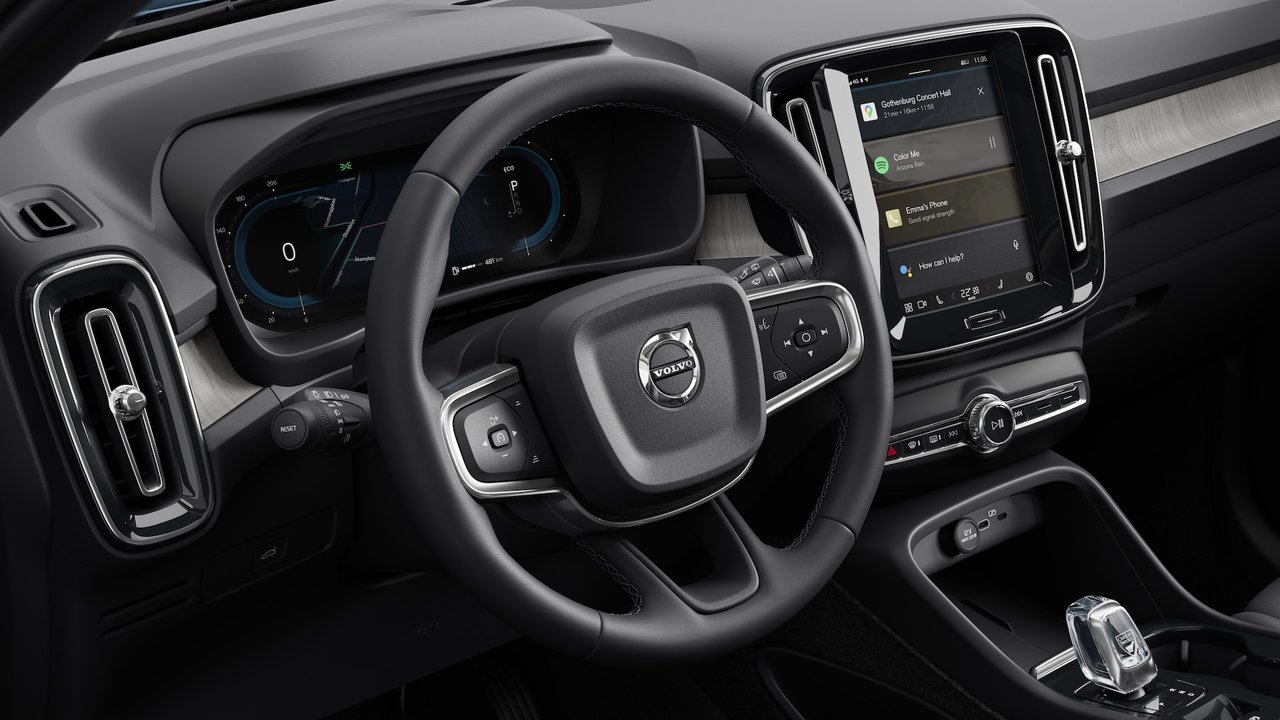 2025 Volvo XC40 - Image 12